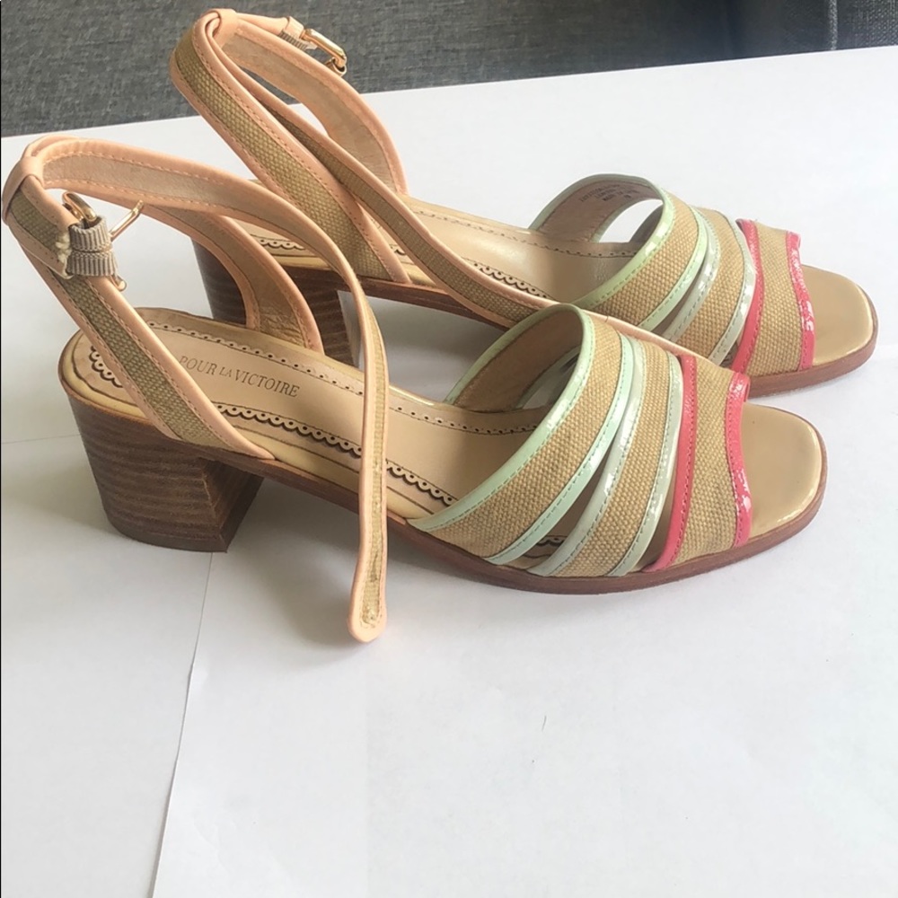 Pour la Victorie summer sandals